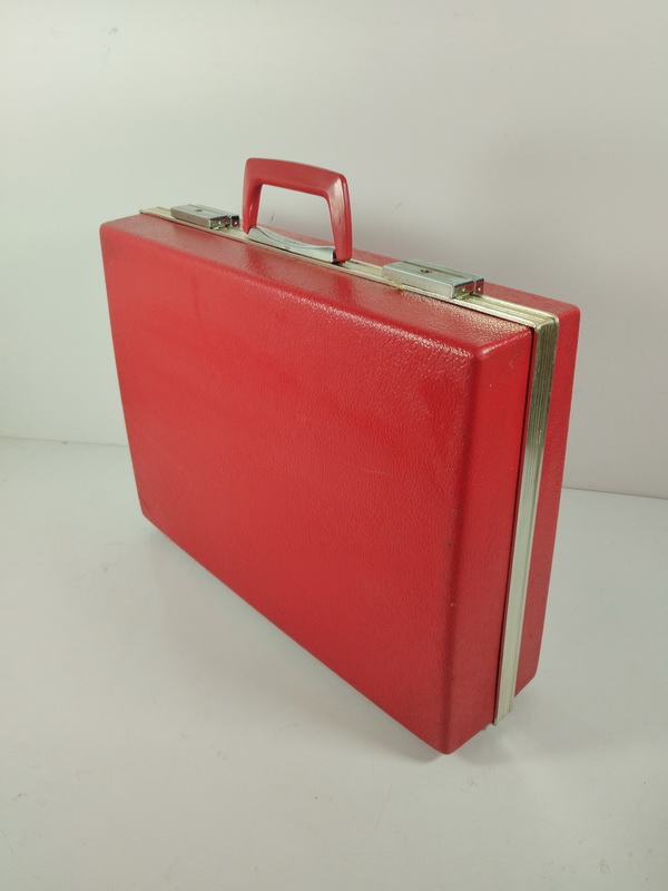 maletin tocadiscos portatil iberia 34x45x11 1u